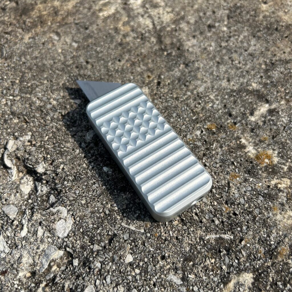 Rivery Manufacturing | Zero Utility Knife | Gemstone Pattern Gray Aluminum w/ Lanyard Hole (ZV2-OTF-GEM-6061-GRY)